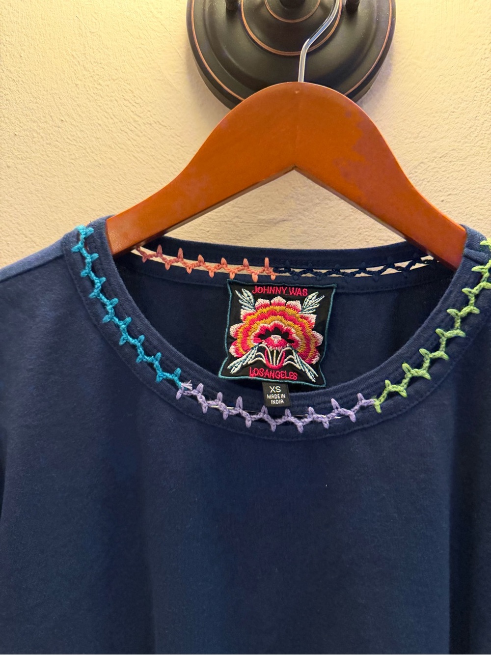 Johnny Was Navy Blue Rainbow Whipstitch Embroidery Short Sleeve Tee XS - Picture 2 of 4